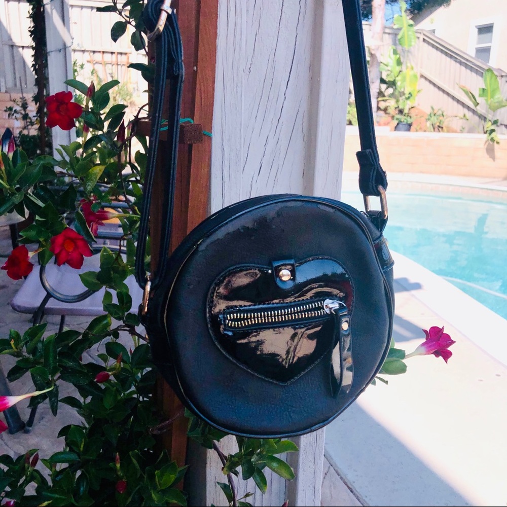 Small Leather Circle Purse ⚫️